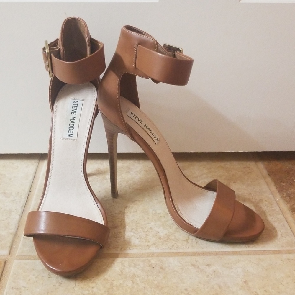 Steve Madden tan/cognac ankle strap heels